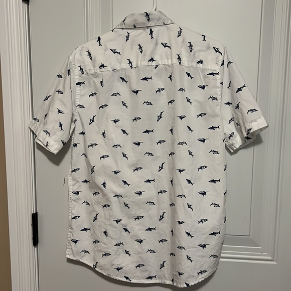 Shark 🦈 shirt button down beach shirt - Picture 6 of 8